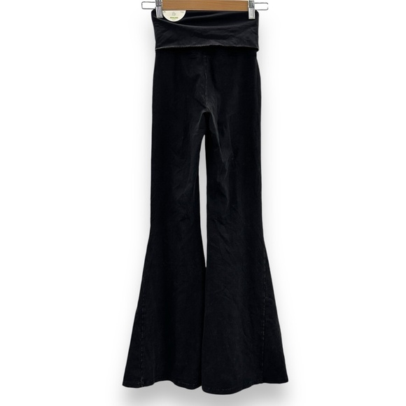 Offline by Aerie OG Foldover High Waisted Super Flare Legging in Washed Black XS - Picture 5 of 12